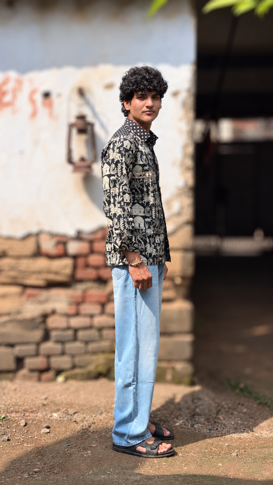 Aaina - Image 2